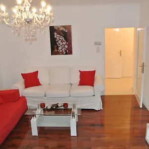  Apartment Paradies