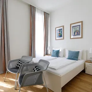 Riess - Self Check-in Hotel